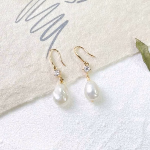Skye Veil Earrings - Image 6